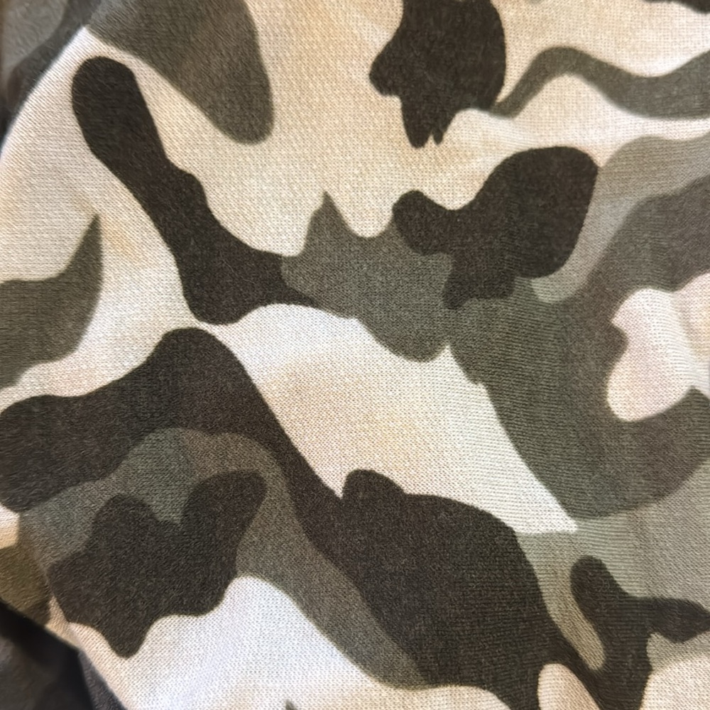 New without tags, ladies long sleeve camo pullover, size XL, by Sew in Love - Picture 14 of 14